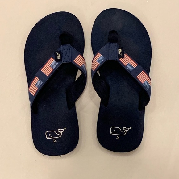 vineyard vines boys flip flops